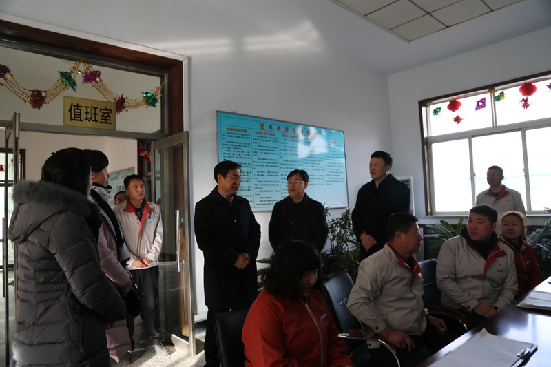 市长于学利等一行来到百股水厂慰问一线供水职工