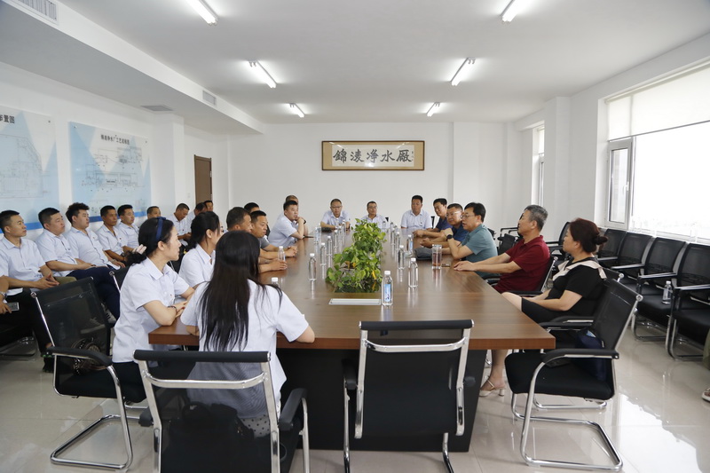 集团召开庆祝“八一”建军节座谈会